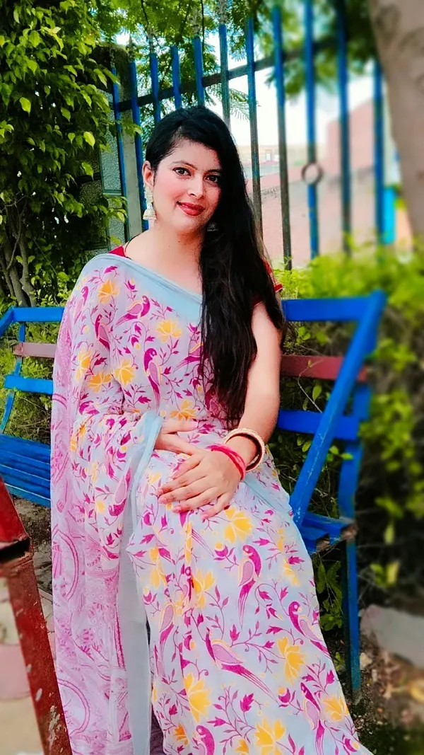 Dreamy_Slub_Linen_Saree_Off_White_Printed