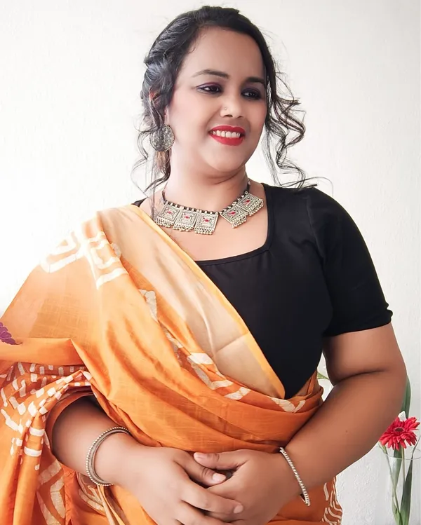 Serene_Slub_Linen_Wax_Batik_Hand_Dyed_Saree_Mustard_Yellow