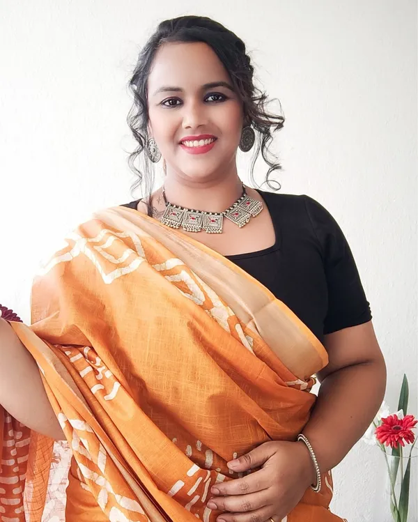 Serene_Slub_Linen_Wax_Batik_Hand_Dyed_Saree_Mustard_Yellow