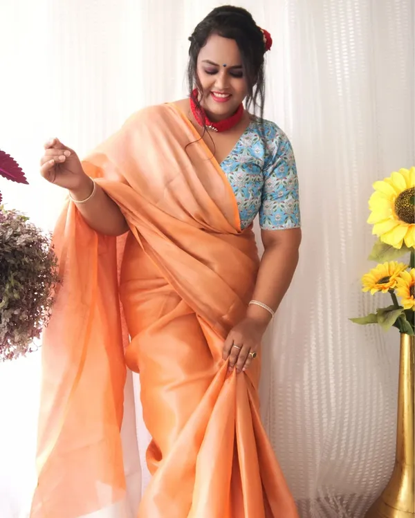 Serene_Pure_Tissue_Linen_Handdyed_Saree_Peach