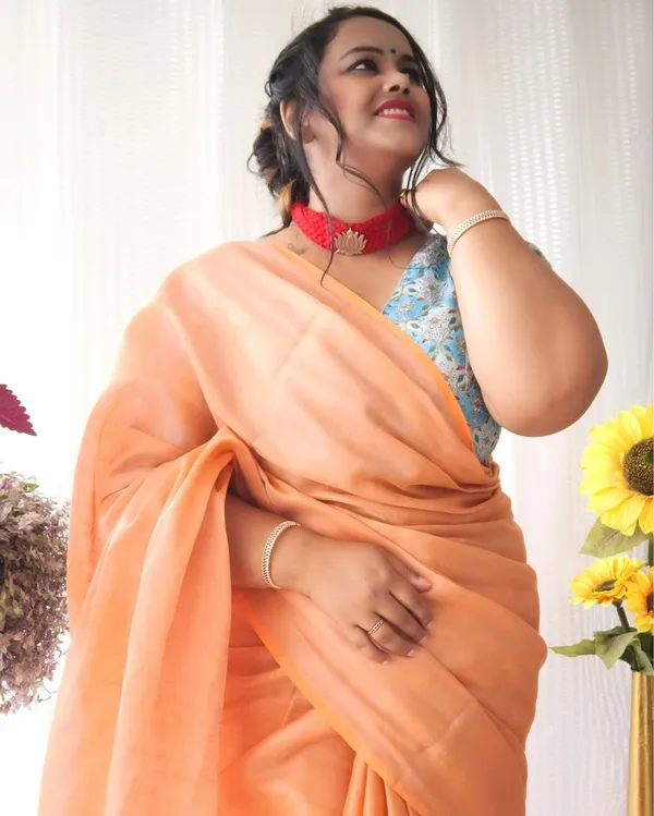 Serene_Pure_Tissue_Linen_Handdyed_Saree_Peach