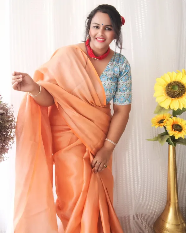 Serene_Pure_Tissue_Linen_Handdyed_Saree_Peach