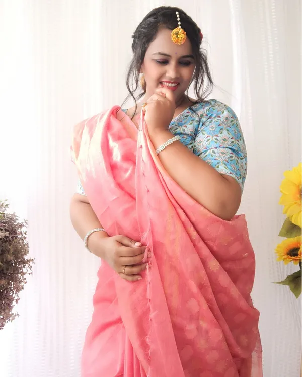 Ornamental_Banarasi_Silk_Linen_Pink_Handloom_Saree