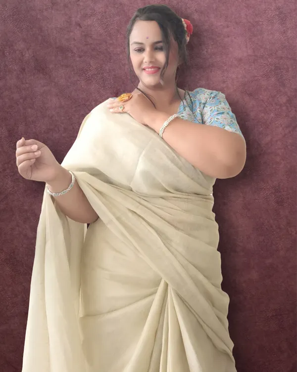Effulgent_Pure_Tissue_Linen_Handdyed_Saree_Off_White