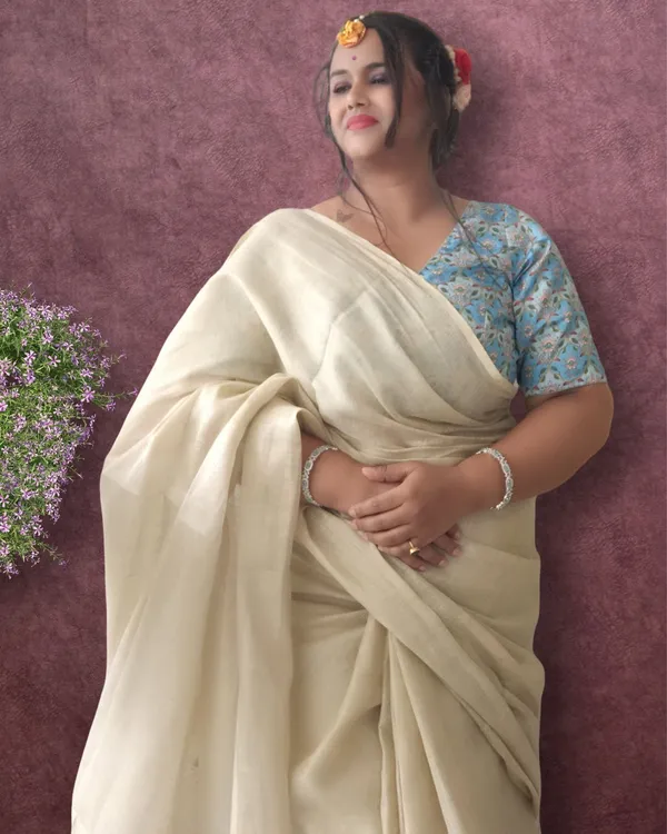 Effulgent_Pure_Tissue_Linen_Handdyed_Saree_Off_White