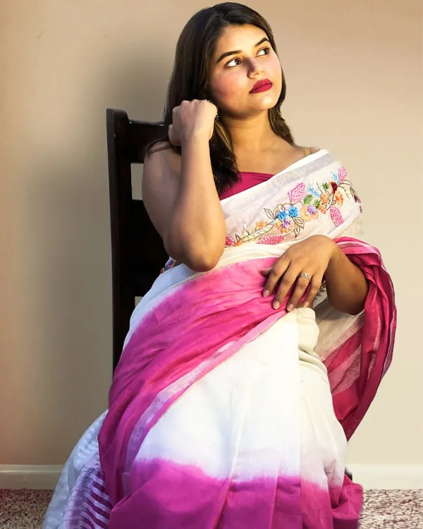 Elegant_Pure_Linen_Saree_Hand_Embroidered_White_&_Pink