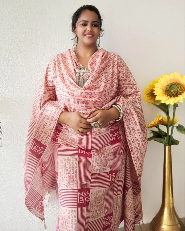 Katan_Silk_Hypnotic_Blockprint_Beige_&_Red_Suit