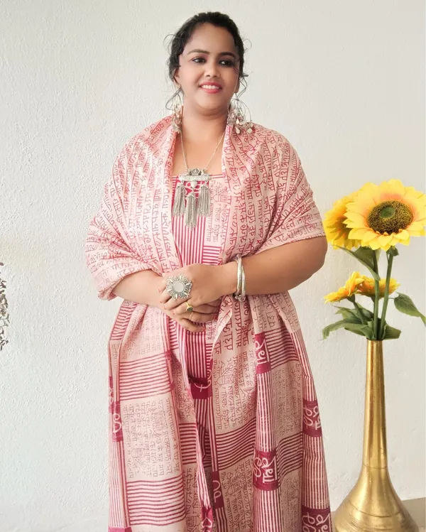 Katan_Silk_Hypnotic_Blockprint_Beige_&_Red_Suit