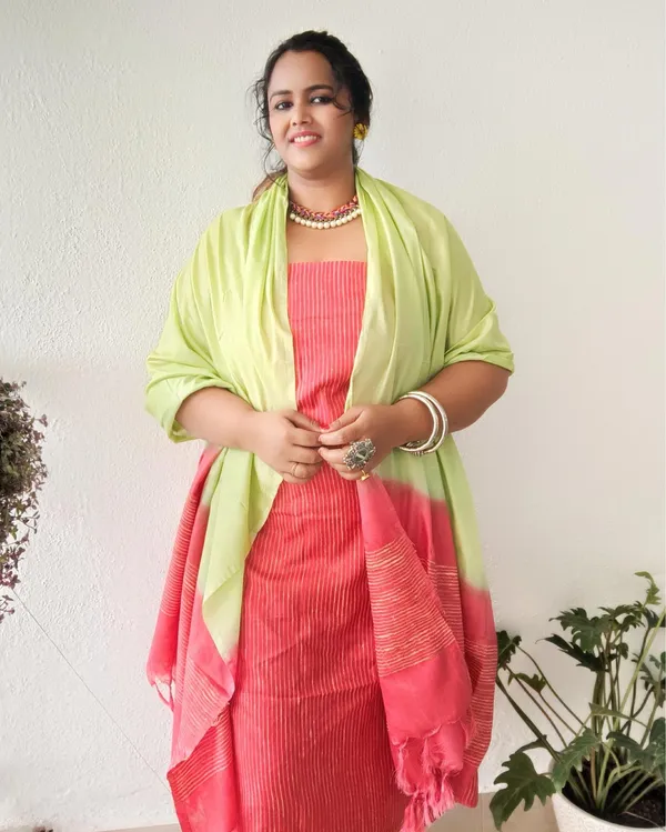 Handcrafted_Katan_Silk_Red_&_Green_Suit