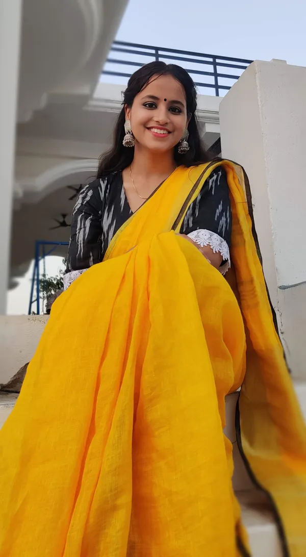 Majestic_Handwoven_Pure_Linen_Yellow_Saree