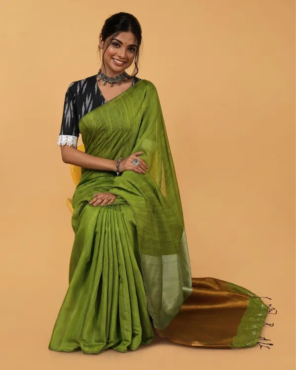 Quaint_Silk_Linen_Handdyed_Green_Contrast_Pallu_Saree
