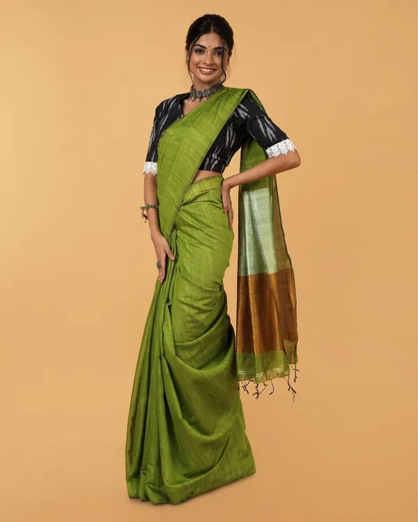 Quaint_Silk_Linen_Handdyed_Green_Contrast_Pallu_Saree