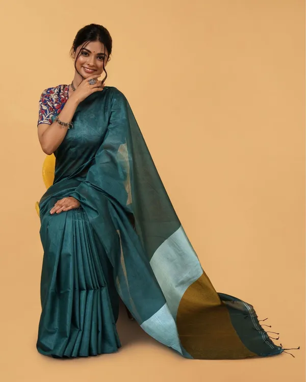 Bold_Silk_Linen_Handdyed_Green_Contrast_Pallu_Saree
