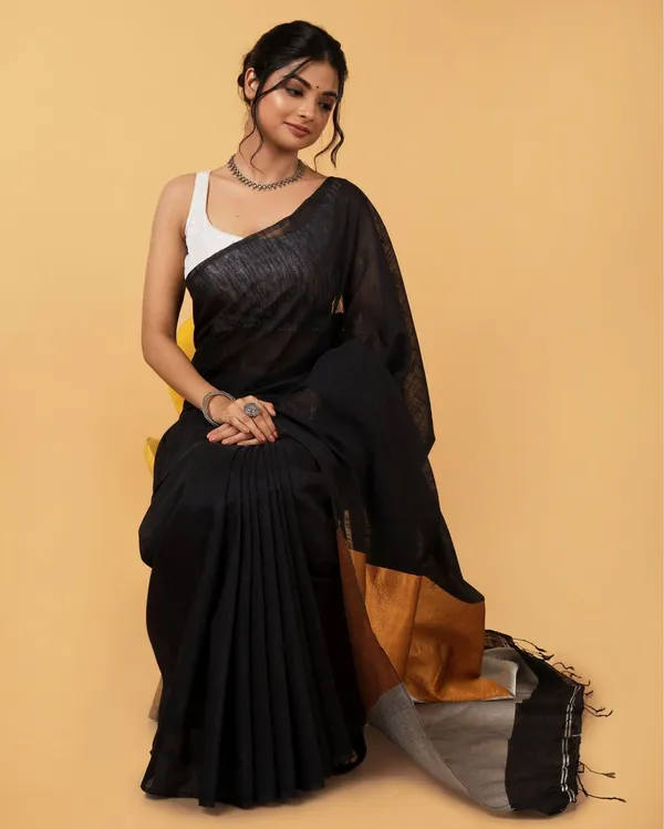 Classy_Silk_Linen_Handdyed_Black_Contrast_Pallu_Saree