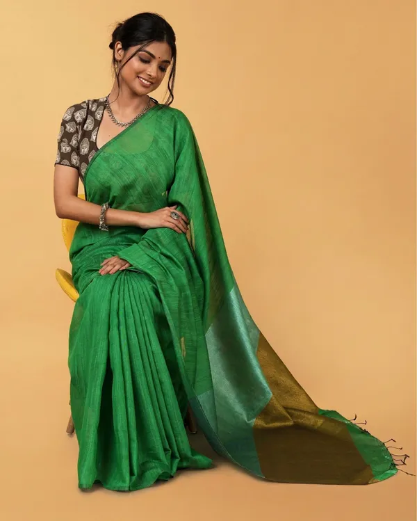 Lively_Silk_Linen_Handdyed_Green_Contrast_Pallu_Saree