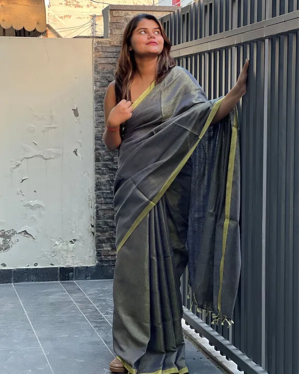 Intricate_Pure_Tissue_Linen_Handdyed_Saree