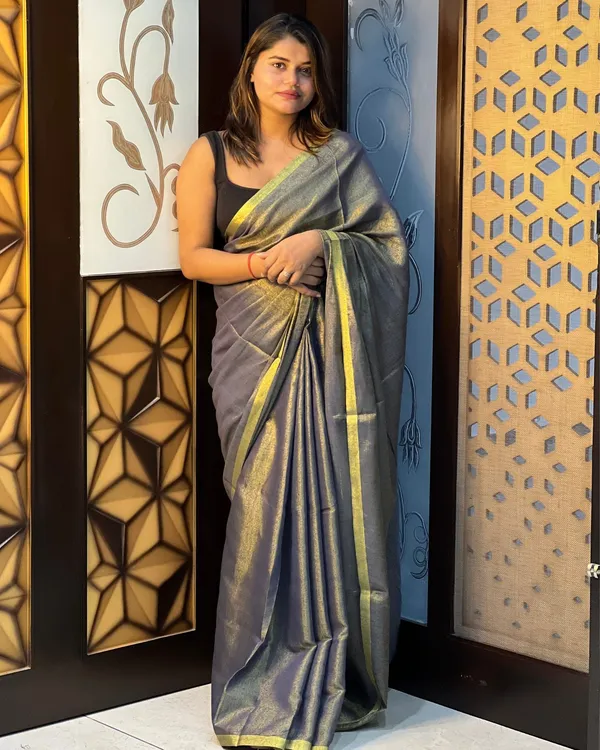 Intricate_Pure_Tissue_Linen_Handdyed_Saree