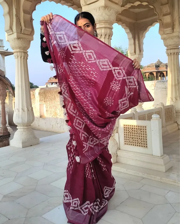 Subtle_Slub_Linen_Wax_Batik_Hand_Dyed_Saree_Red