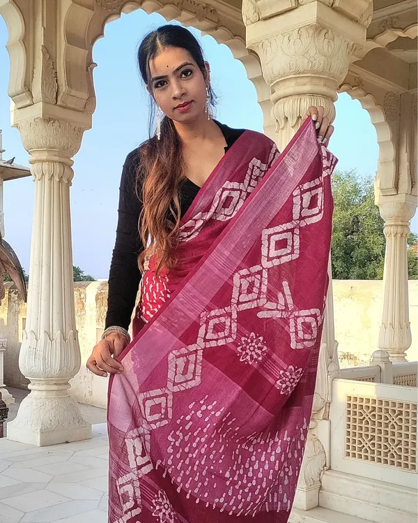 Subtle_Slub_Linen_Wax_Batik_Hand_Dyed_Saree_Red
