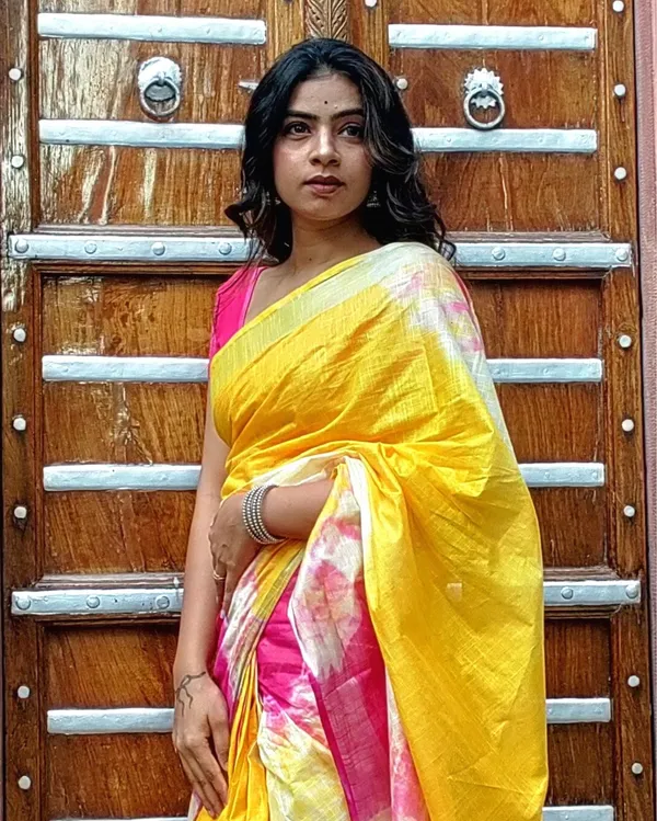 Sunny_Slub_Linen_Saree_Yellow_&_Pink_Shibori_Hand_Dyed