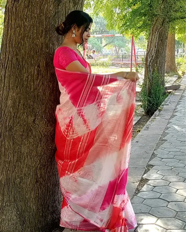 Blush_Slub_Linen_Saree_Pink_&_Red_Shibori_Hand_Dyed