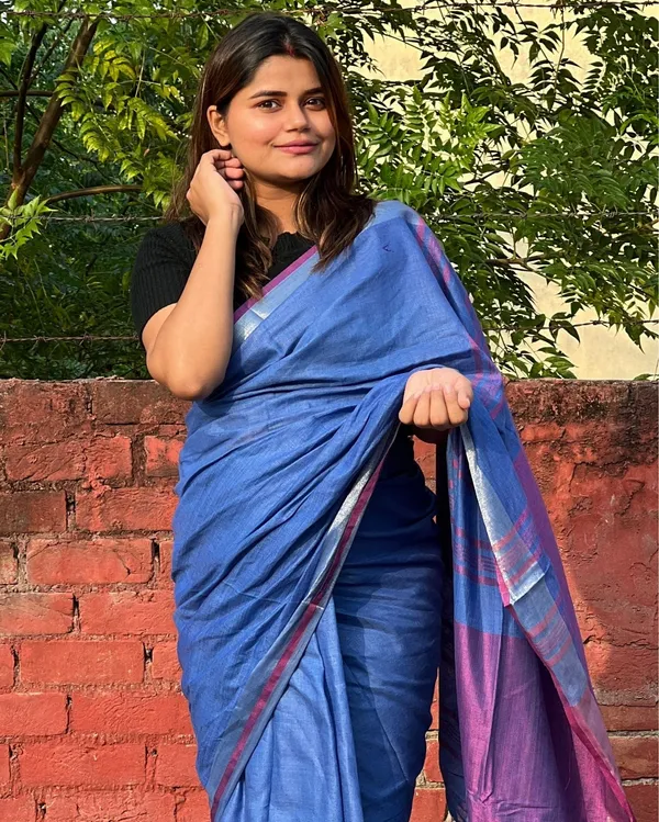 Kinetic_Handwoven_Pure_Linen_Plain_Saree_Blue