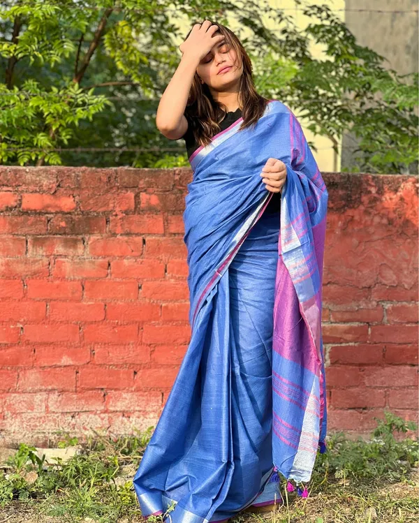 Kinetic_Handwoven_Pure_Linen_Plain_Saree_Blue