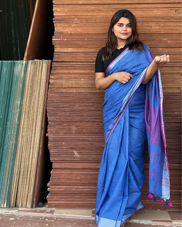 Kinetic_Handwoven_Pure_Linen_Plain_Saree_Blue
