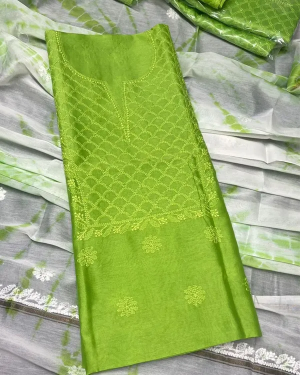 Chikankari_Pure_Chanderi_Silk_Glossy_Green_Kurta_&_Dupatta