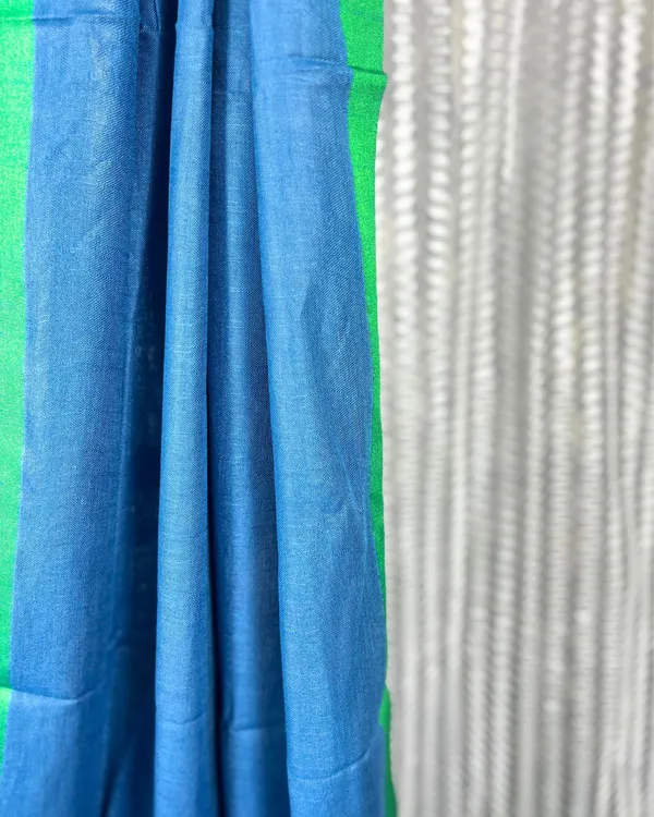 Tranquil_Slub_Linen_Hand_Dyed_Blue_Saree