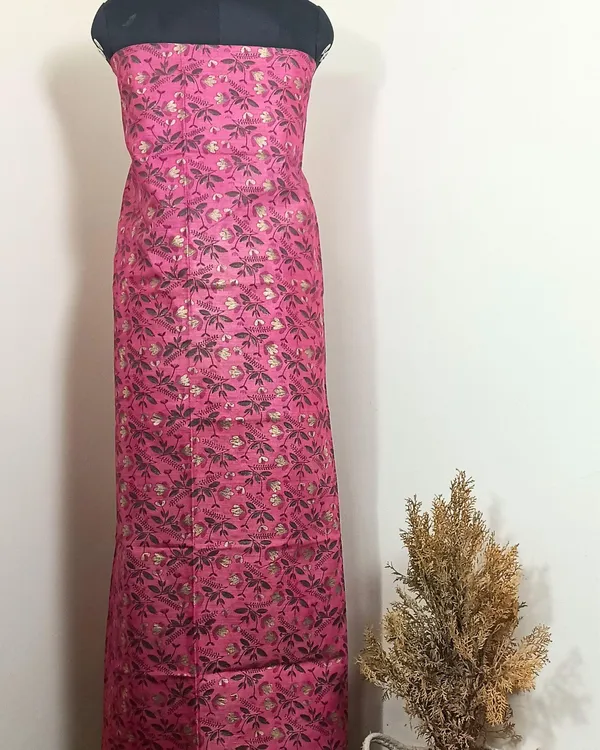 Wax_Batik_Hand_Dyed_Khadi_Silk_Pink_Suit
