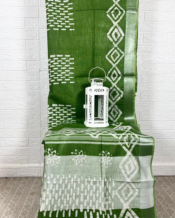 Earthy_Slub_Linen_Wax_Batik_Hand_Dyed_Saree_Green