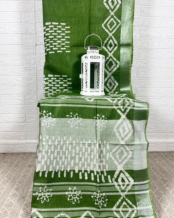 Earthy_Slub_Linen_Wax_Batik_Hand_Dyed_Saree_Green