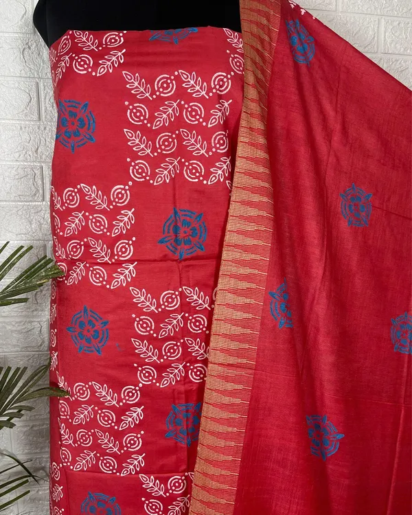 Katan_Silk_Splendid_Blockprint_Red_Green_Suit