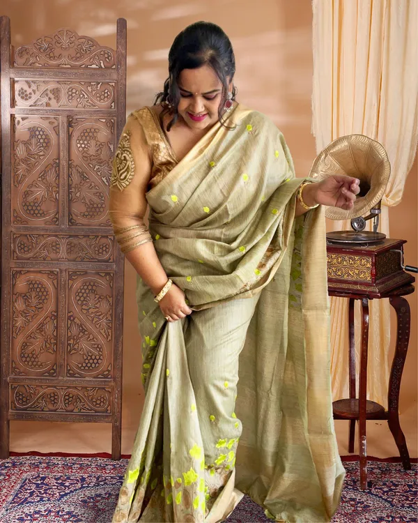 Banswara_Silk_Saree_Pale_Olive_Green_Lotus_Embroidery