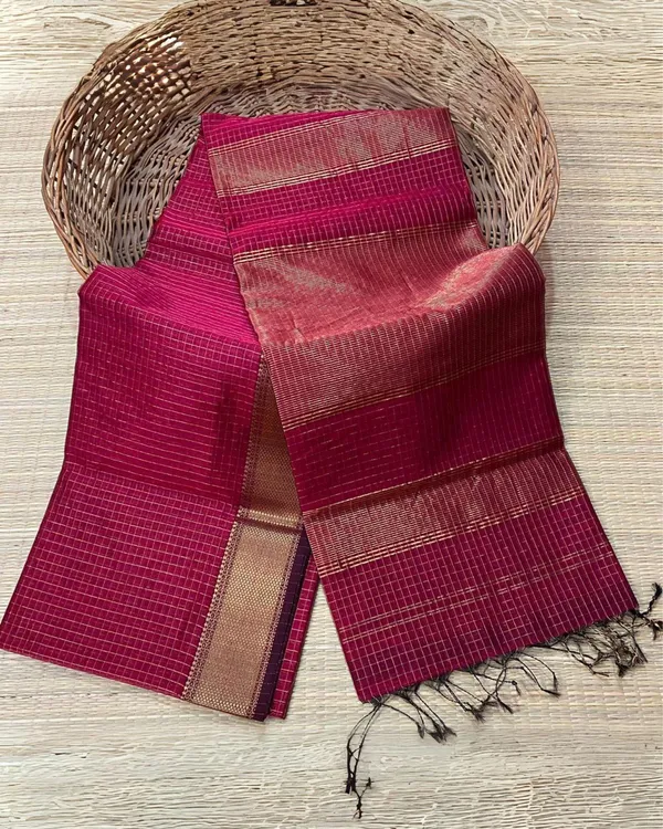 Poetic_Maheshwari_Pure_Silk_Check_Body_Burgundy_Saree