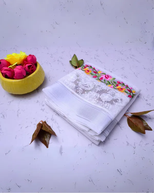 Creative_White_Kota_Doria_Cotton_Floral_Embroidery_Saree