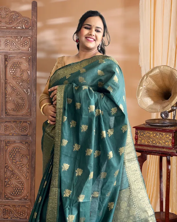 Luminous_Banarasi_Silk_Jaquard_Dark_Green_Saree