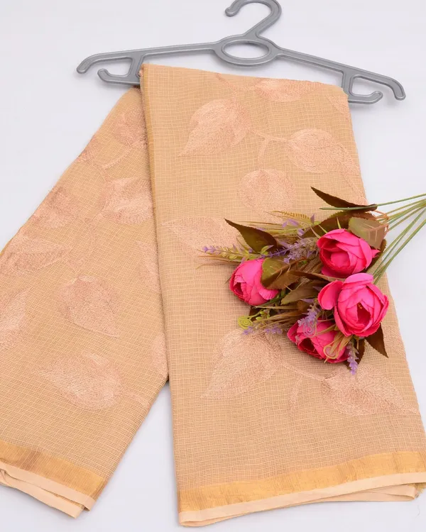 Pankhudi_Kota_Doria_Cozy_Peach_Saree_Embroidered