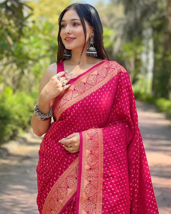 Nargis_Ki_Roshini_Banarasi_Katan_Silk_Playful_Pink_Saree