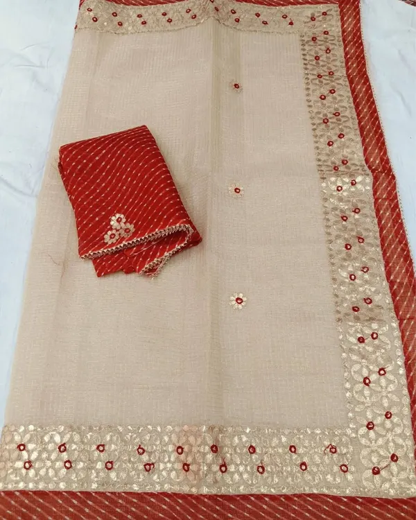 Pankhudi_Jugnu_Checks_Gota_Patti_Off_White_Saree