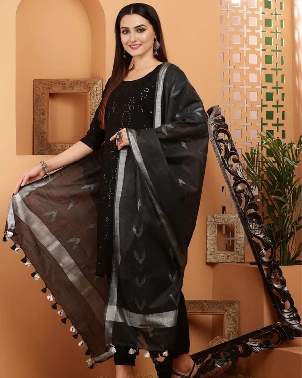 Dye_&_Drape_Pure_Cotton_Black_Ikkat_Dupatta