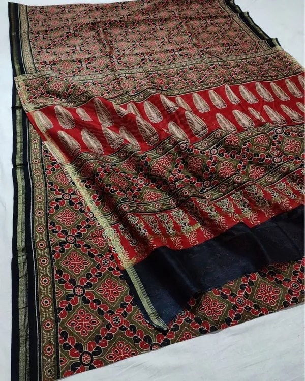 Lehrayein_Chanderi_Silk_Juicy_Red_Ajrakh_Printed_Saree