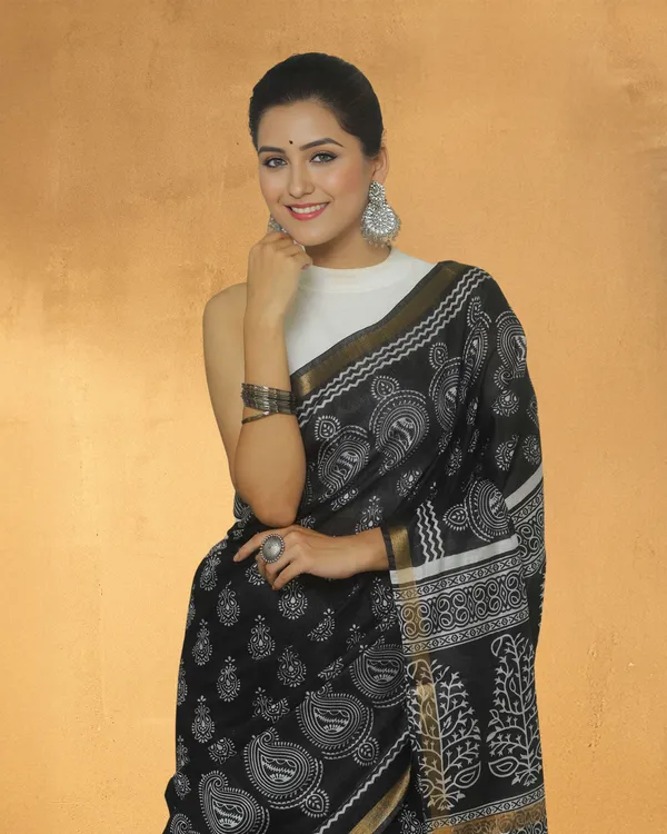 Nargis_Ki_Roshini_Katan_Silk_Blockprint_Black_Saree