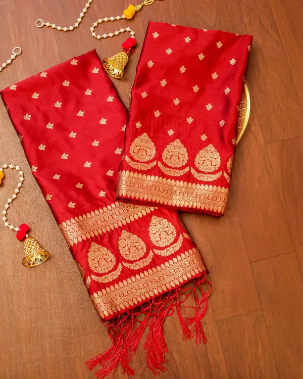 Noor-e-Banaras_Lichi_Silk_Brocade_Weaving_Red_Suit