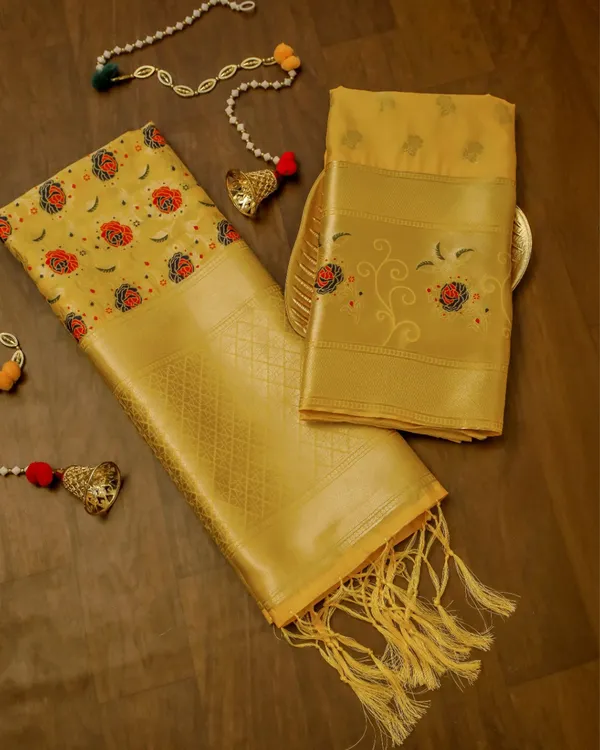 Noor-e-Banaras_Brocade_Weaving_Lichi_Silk_Suit_Golden
