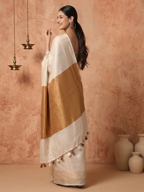 Ruvira_Handdyed_Kota_Banarasi_Silk_Saree_Beige