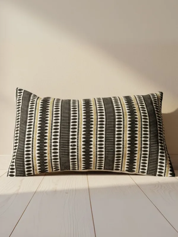 Khamma_Ghani_Jaquard_Black_Pillow_Cover_(Set_of_2)