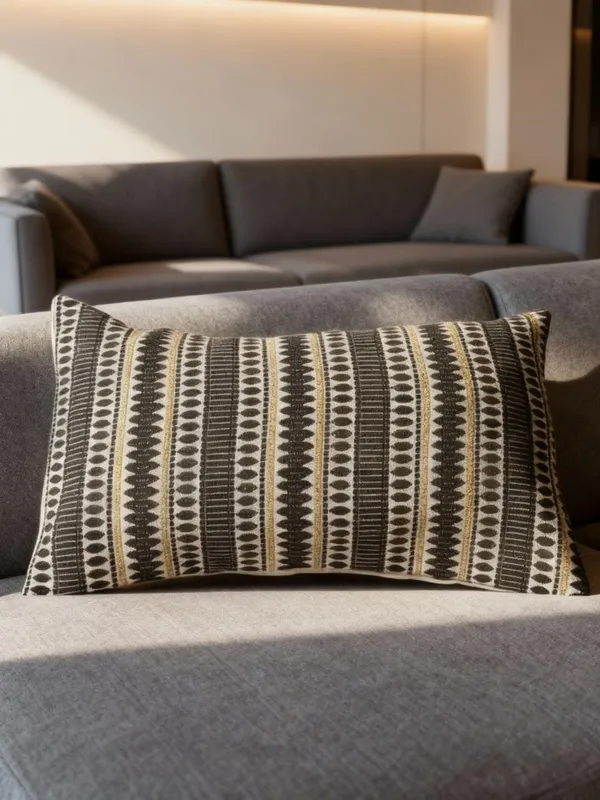 Khamma_Ghani_Jaquard_Black_Pillow_Cover_(Set_of_2)