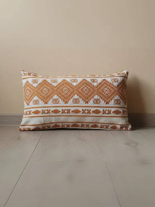 Khamma_Ghani_Jaquard_Beige_Pillow_Cover_(Set_of_2)